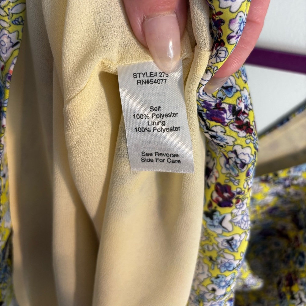 CAbi Scatter Floral Camisole STYLE #275 Size S - Picture 4 of 7